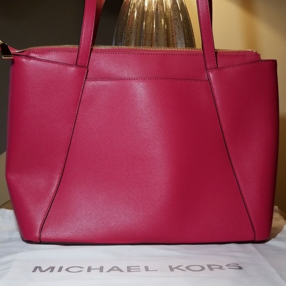 Michael Kors Handbag - Picture 3 of 7